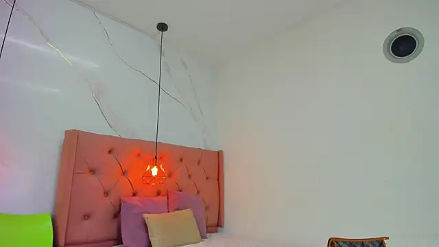 Belle Brunette online show from January 11, 2026, 12:54 pm