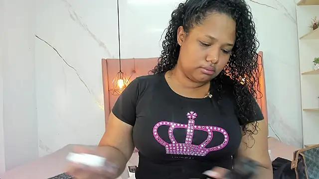Snapshot of Belle_Brunette chatting on June 22, 2026, 12:13 pm Belle Brunette online show from June 22, 2026, 12:13 pm