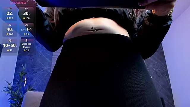 charlottewhitte online show from February 27, 2026, 11:10 am