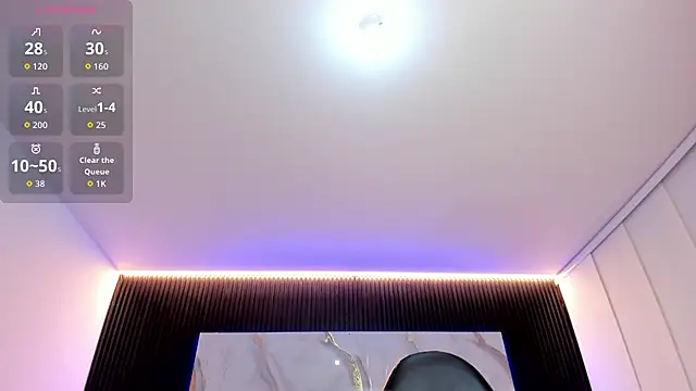 charlottewhitte online show from March 11, 2026, 11:38 am