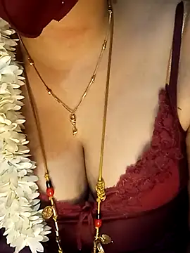 tuttifrutti17 online show from March 21, 2025, 5:34 pm