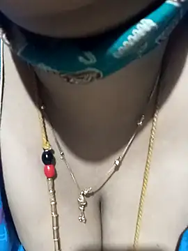 tuttifrutti17 online show from September 25, 2025, 5:38 pm