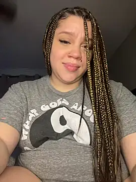 QueenNuttCollector online show from January 14, 2025, 10:44 pm