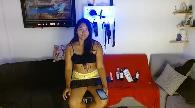 Snapshot of Chiara_petterson chatting on March 7, 2025, 3:19 am Chiara petterson online show from March 7, 2025, 3:19 am