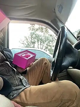 Snapshot of Themechanic420 chatting on February 27, 2025, 12:45 pm Themechanic420 online show from February 27, 2025, 12:45 pm