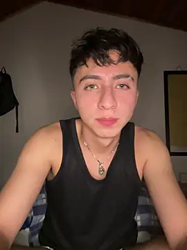 Snapshot of CamiRojas_boy chatting on July 18, 2026, 3:54 am CamiRojas boy online show from July 18, 2026, 3:54 am