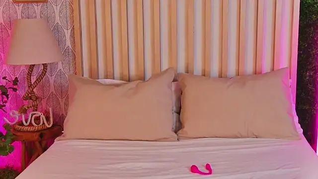 AnyaLov online show from February 11, 2026, 7:41 pm