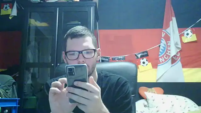 Die-geile-Sau online show from February 17, 2026, 9:32 pm