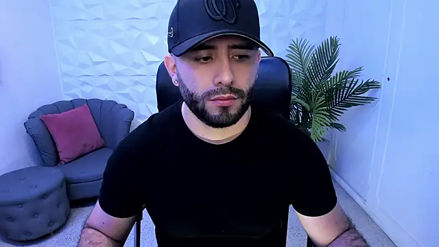 Snapshot of jhon_bear03 chatting on February 20, 2025, 11:20 am jhon bear03 online show from February 20, 2025, 11:20 am