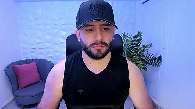 Snapshot of jhon_bear03 chatting on February 22, 2025, 11:13 am jhon bear03 online show from February 22, 2025, 11:13 am