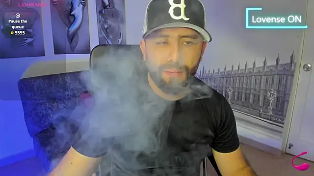 Snapshot of jhon_bear03 chatting on October 28, 2025, 11:14 am jhon bear03 online show from October 28, 2025, 11:14 am