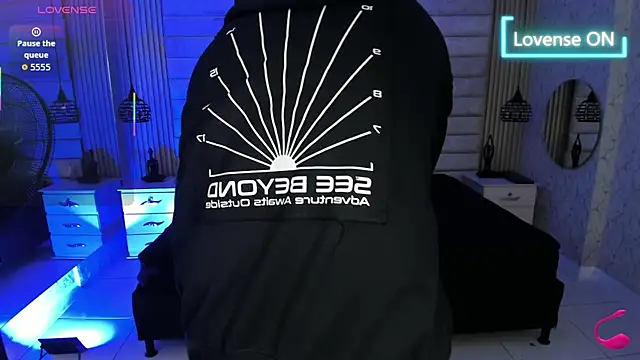 jhon bear03 online show from April 14, 2026, 11:16 am