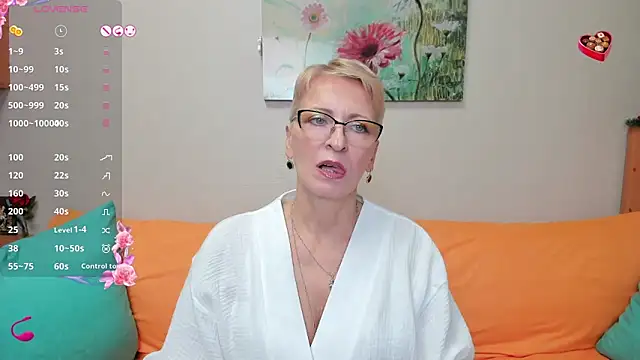 iamyourdream89 online show from December 9, 2024, 1:02 pm