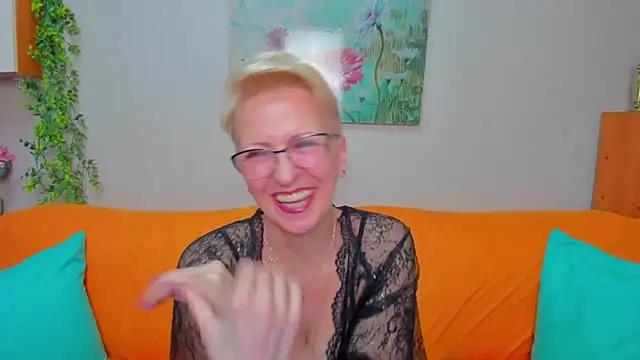 iamyourdream89 online show from March 22, 2026, 9:45 am