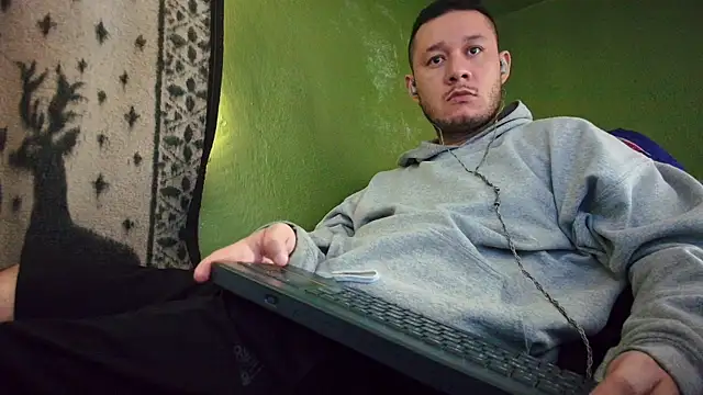 sweet cock28 online show from January 23, 2025, 3:22 pm