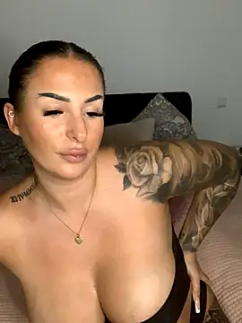 Mia-Bremer online show from September 13, 2025, 7:46 pm