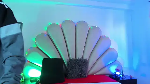 Snapshot of Natasha__Blue chatting on February 18, 2025, 7:41 pm Natasha Blue online show from February 18, 2025, 7:41 pm