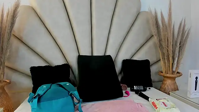 Snapshot of Natasha__Blue chatting on October 3, 2025, 7:11 pm Natasha Blue online show from October 3, 2025, 7:11 pm