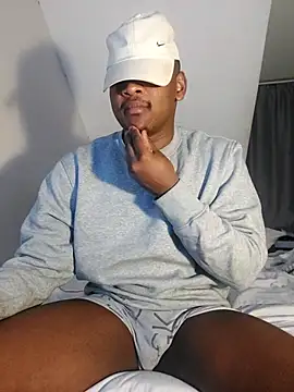 Snapshot of _MAC24k chatting on October 4, 2025, 8:07 pm MAC24k online show from October 4, 2025, 8:07 pm