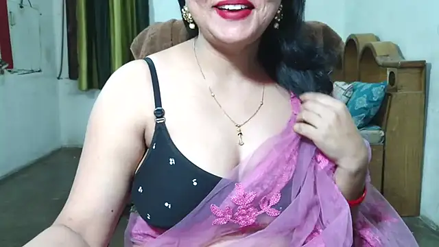 Cute Mahi22 online show from October 6, 2025, 3:31 pm