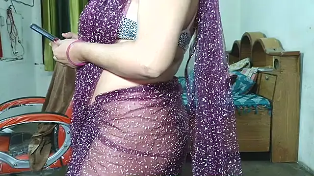 Cute Mahi22 online show from April 19, 2026, 12:37 pm