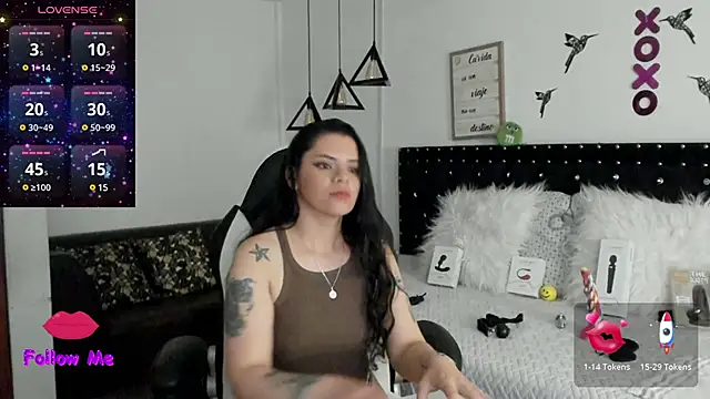 Snapshot of natasha_logan_ chatting on December 17, 2024, 10:12 am natasha logan online show from December 17, 2024, 10:12 am