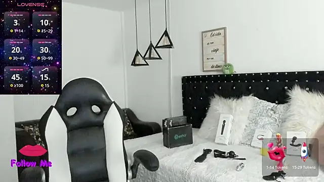 Snapshot of natasha_logan_ chatting on January 19, 2025, 4:22 am natasha logan online show from January 19, 2025, 4:22 am