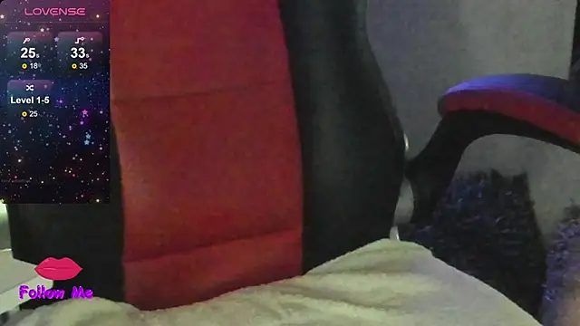 natasha logan  online show from October 19, 2025, 4:02 am