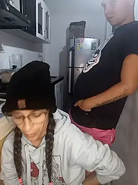 catire2323 online show from December 28, 2024, 3:37 am