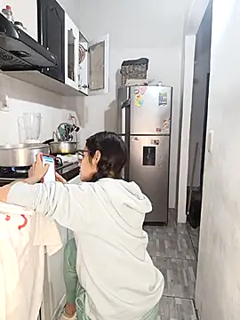 catire2323 online show from December 28, 2024, 9:40 pm