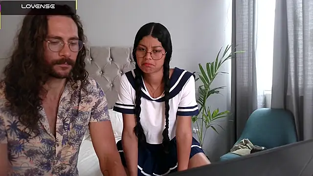 mini kunis online show from November 16, 2025, 3:17 pm