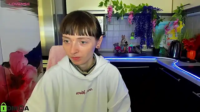 TayanaJons online show from April 10, 2026, 8:08 am