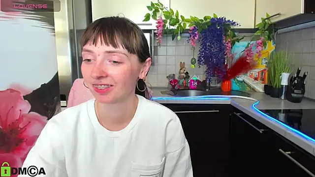 TayanaJons online show from April 14, 2026, 7:03 am