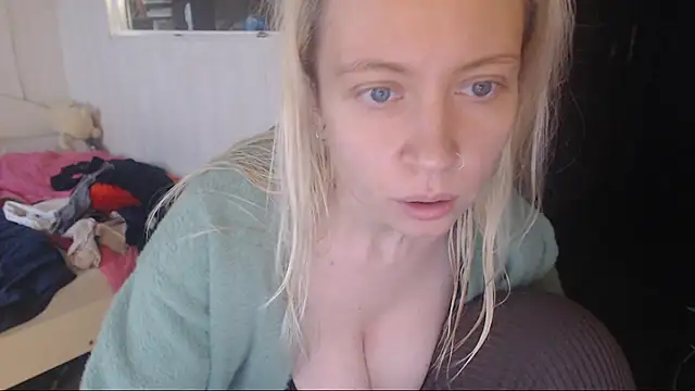 amanda kiss kiss online show from November 28, 2025, 11:46 am