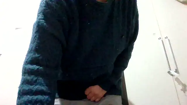 asira39 online show from December 4, 2025, 12:42 am