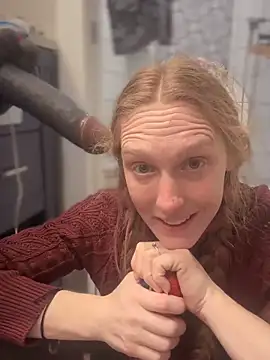 GoldenFlameGoddess online show from February 22, 2025, 10:09 pm