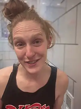 GoldenFlameGoddess online show from February 25, 2025, 11:33 pm