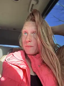 GoldenFlameGoddess online show from April 6, 2026, 1:36 am