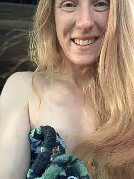 GoldenFlameGoddess online show from April 7, 2026, 2:17 pm