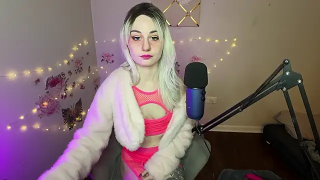 Snapshot of Starr1123 chatting on February 6, 2026, 11:30 pm Starr1123 online show from February 6, 2026, 11:30 pm