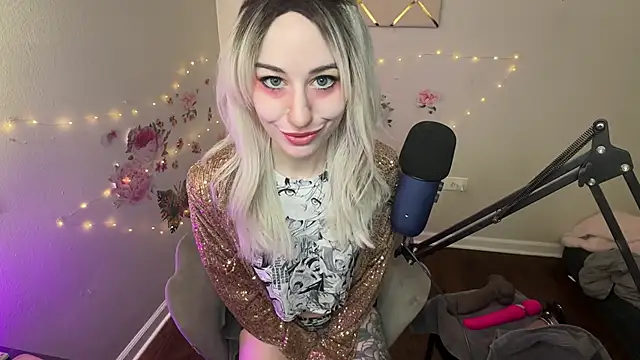 Snapshot of Starr1123 chatting on February 10, 2026, 9:41 pm Starr1123 online show from February 10, 2026, 9:41 pm