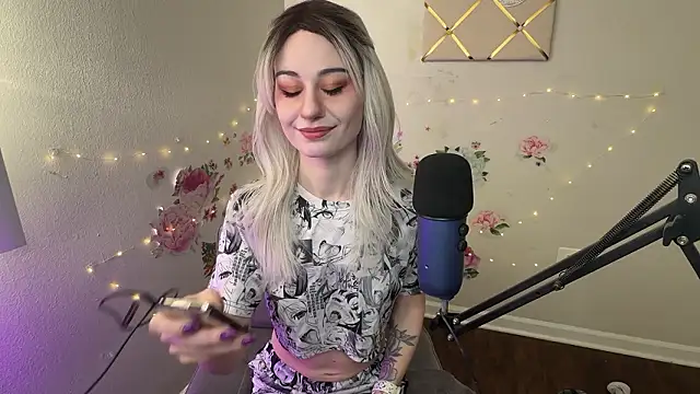 Snapshot of Starr1123 chatting on February 27, 2026, 9:15 pm Starr1123 online show from February 27, 2026, 9:15 pm