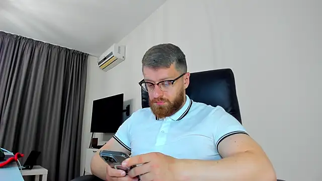 Findom guy online show from April 7, 2026, 12:38 pm