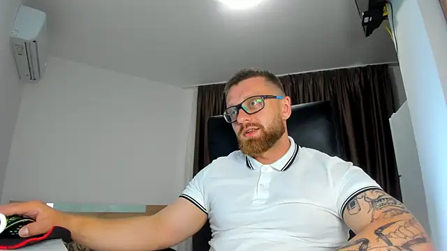 Findom guy online show from June 24, 2026, 5:23 pm