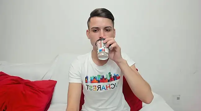 Snapshot of andboyfor6 chatting on December 11, 2024, 8:15 am andboyfor6 online show from December 11, 2024, 8:15 am