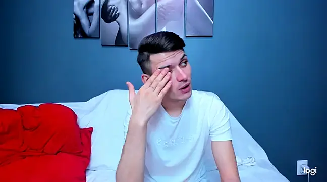 Snapshot of andboyfor6 chatting on December 22, 2024, 3:44 pm andboyfor6 online show from December 22, 2024, 3:44 pm