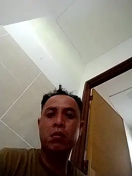 Snapshot of KingKaizo96 chatting on November 7, 2025, 12:32 am KingKaizo96 online show from November 7, 2025, 12:32 am