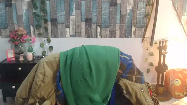 KarimaSarabe online show from November 10, 2025, 10:31 pm