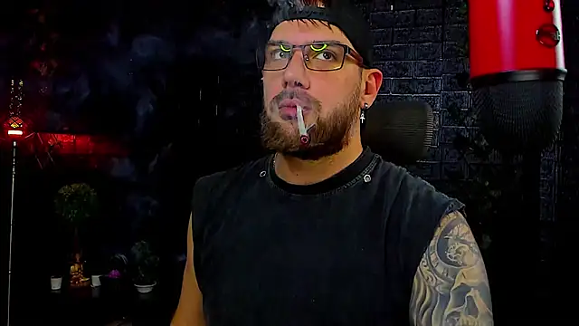 LexXHardy online show from October 16, 2025, 1:23 pm