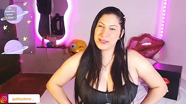 Gabby stone  online show from December 23, 2025, 12:08 am